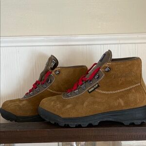 Vasque Brown Lace-Up Boots with Red Accents